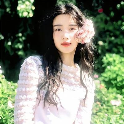 绿杨移作两家春